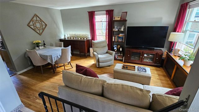 133 Hilltop Acres 133, Yonkers, NY 10704