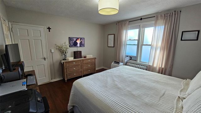 133 Hilltop Acres 133, Yonkers, NY 10704