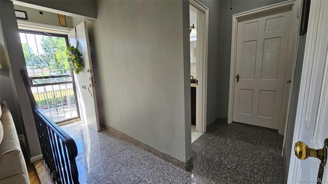 133 Hilltop Acres 133, Yonkers, NY 10704