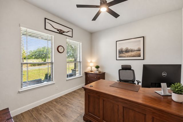 864 Shadow Valley Road, Whitesboro, TX 76273