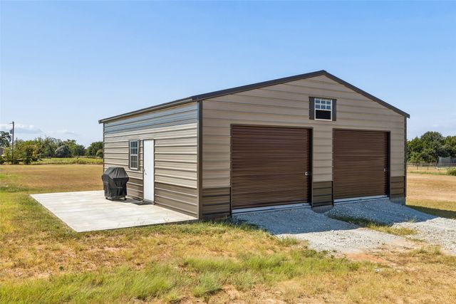 864 Shadow Valley Road, Whitesboro, TX 76273