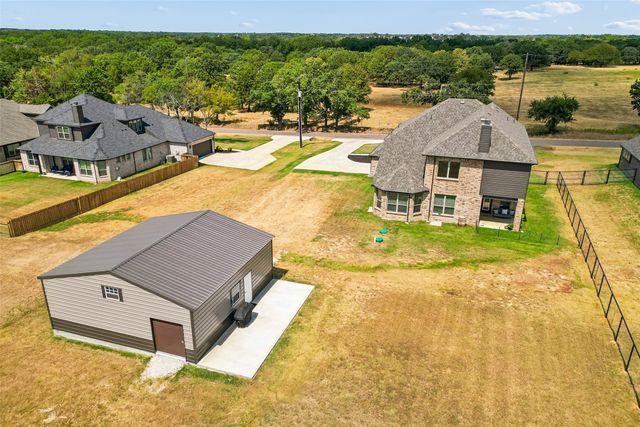 864 Shadow Valley Road, Whitesboro, TX 76273