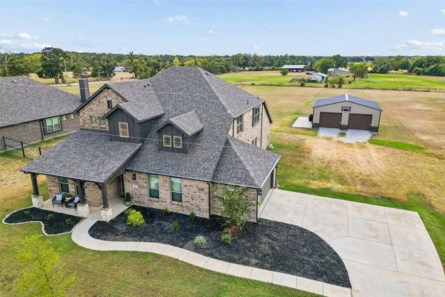 864 Shadow Valley Road, Whitesboro, TX 76273