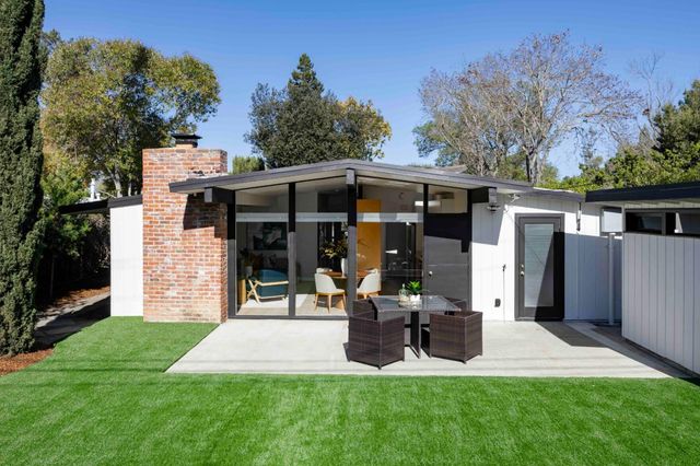 331 Carolina Lane, Palo Alto, CA 94306