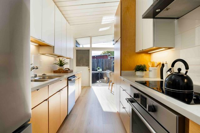 331 Carolina Lane, Palo Alto, CA 94306