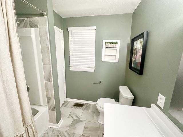 215 Sunrise Ave, La Vergne, TN 37086