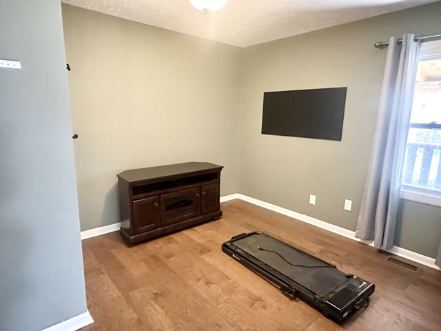 215 Sunrise Ave, La Vergne, TN 37086