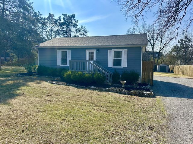 215 Sunrise Ave, La Vergne, TN 37086