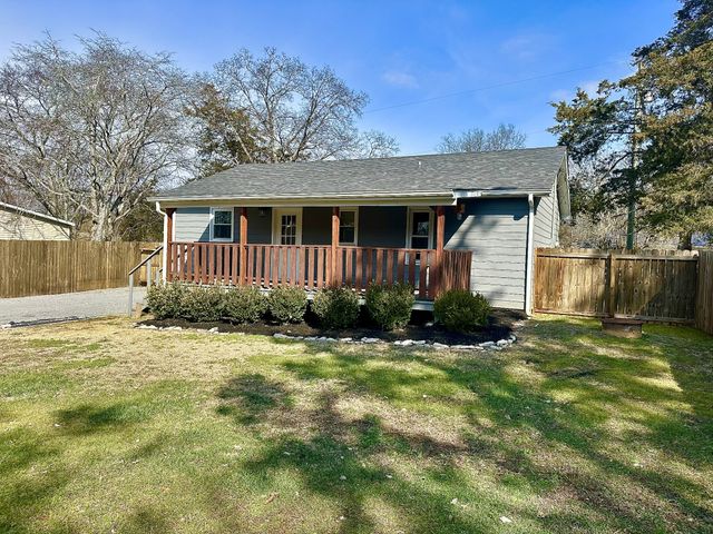 215 Sunrise Ave, La Vergne, TN 37086