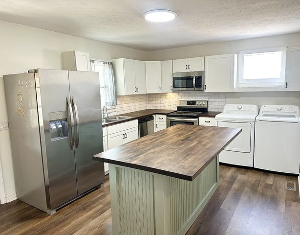 215 Sunrise Ave, La Vergne, TN 37086