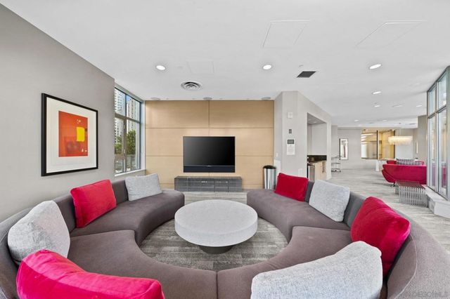 1441 9th Ave 102, San Diego, CA 92101