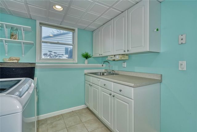 82 Mariposa Drive, Gates, NY 14624