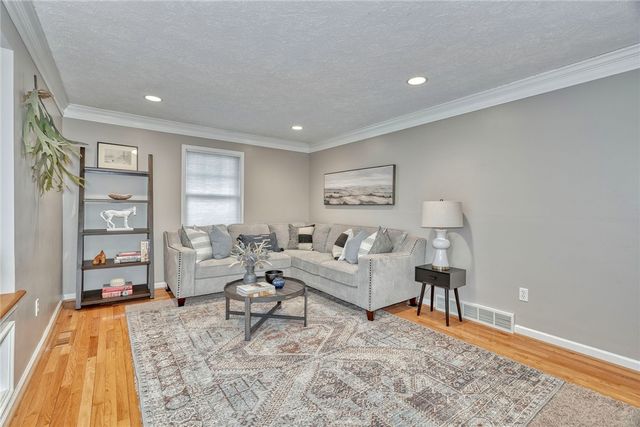 82 Mariposa Drive, Gates, NY 14624