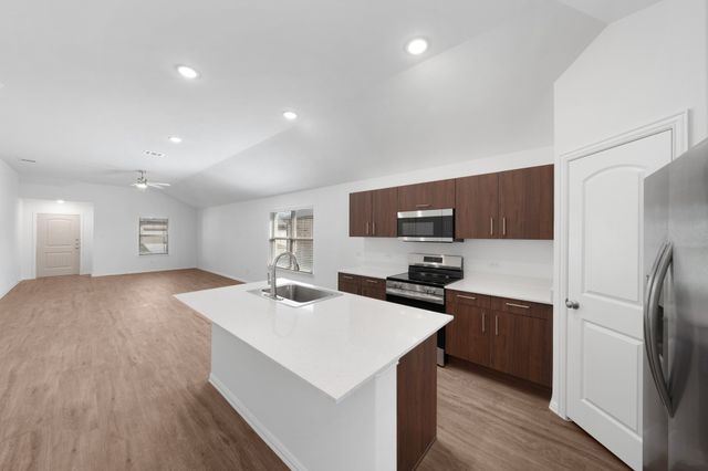 304 Knoll Pines Drive, Terrell, TX 75160