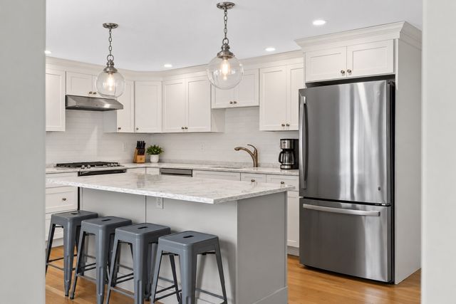 15 Presidents Rd, Hingham, MA 02043