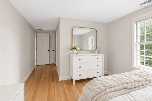 15 Presidents Rd, Hingham, MA 02043
