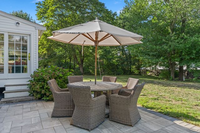 15 Presidents Rd, Hingham, MA 02043