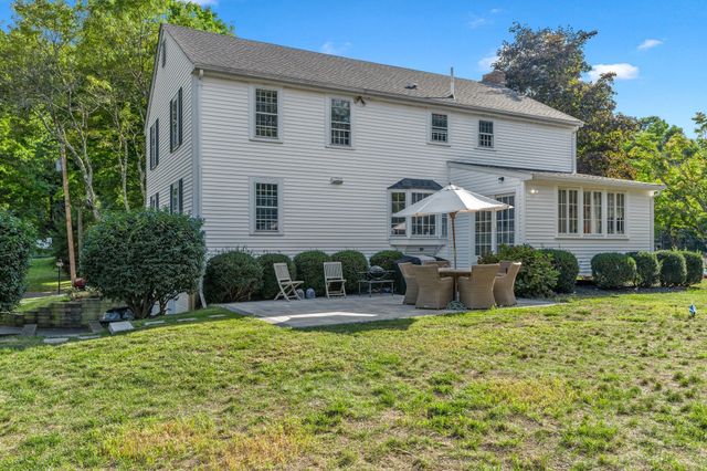 15 Presidents Rd, Hingham, MA 02043