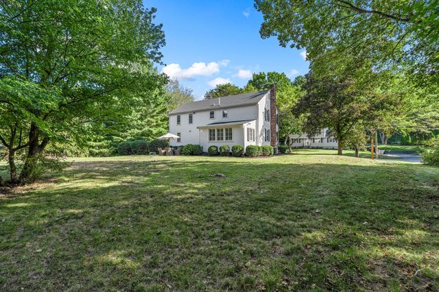 15 Presidents Rd, Hingham, MA 02043