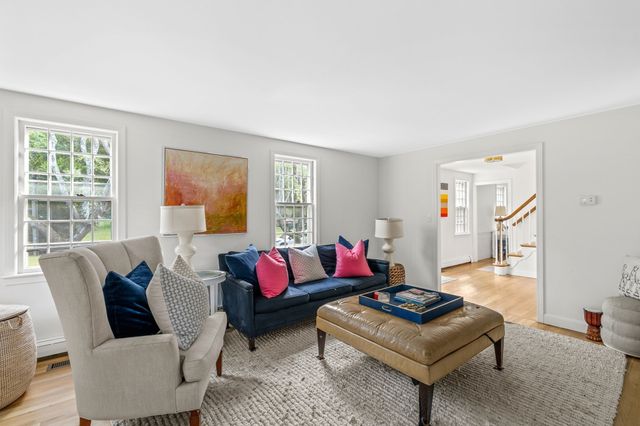 15 Presidents Rd, Hingham, MA 02043