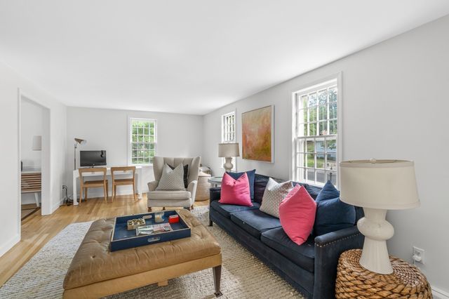 15 Presidents Rd, Hingham, MA 02043