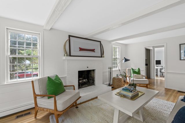 15 Presidents Rd, Hingham, MA 02043