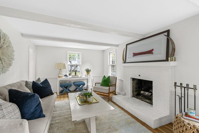15 Presidents Rd, Hingham, MA 02043