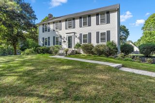 15 Presidents Rd, Hingham, MA 02043