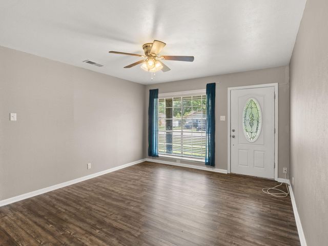 111 Nelda Dr, Leesville, LA 71446