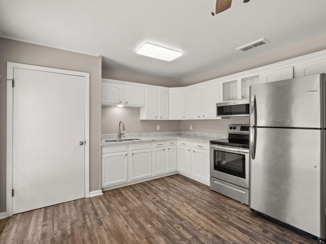 111 Nelda Dr, Leesville, LA 71446