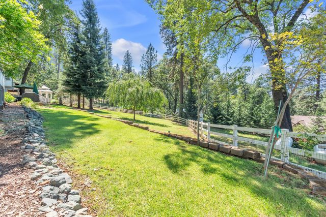 14638 Flicker Dr, Grass Valley, CA 95949