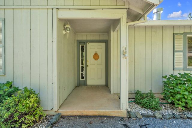 14638 Flicker Dr, Grass Valley, CA 95949