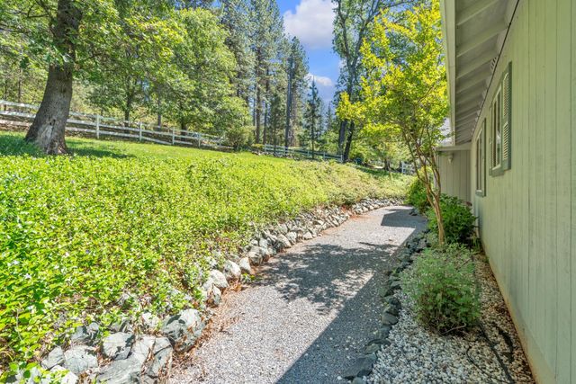 14638 Flicker Dr, Grass Valley, CA 95949