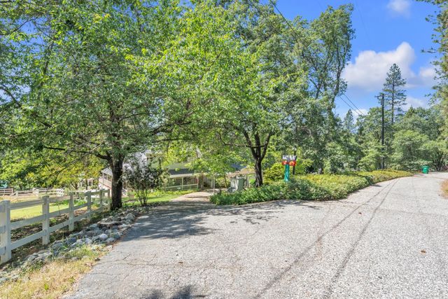 14638 Flicker Dr, Grass Valley, CA 95949