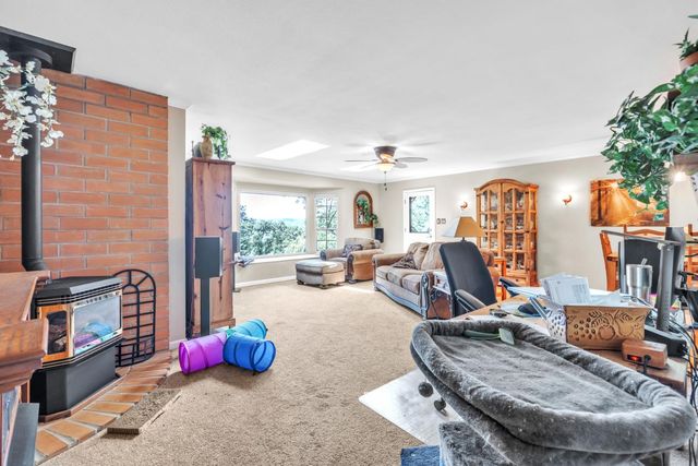 14638 Flicker Dr, Grass Valley, CA 95949