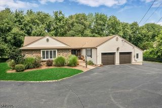 6 East St, Wanaque Boro, NJ 07465
