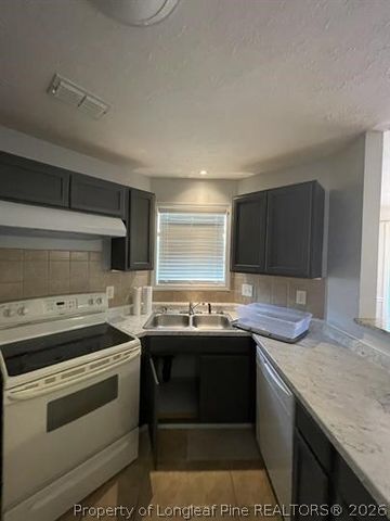 979 stewarts creek Drive 9, Fayetteville, NC 28315