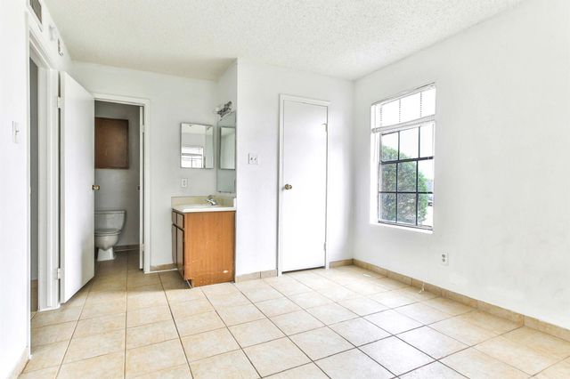 12660 Ashford Point Drive 511, Houston, TX 77082