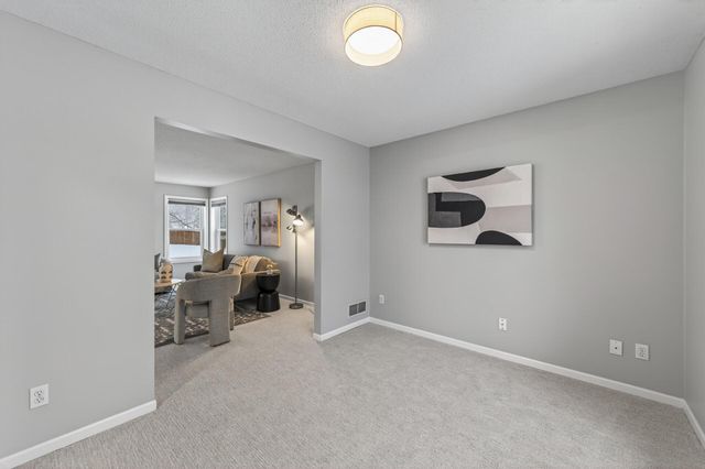 20482 Idaho Avenue, Lakeville, MN 55044