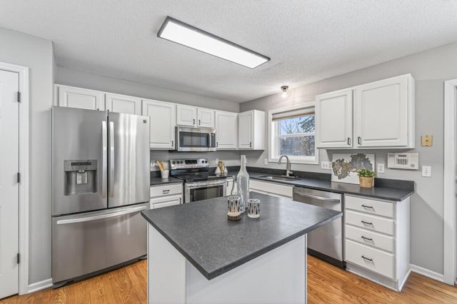 20482 Idaho Avenue, Lakeville, MN 55044