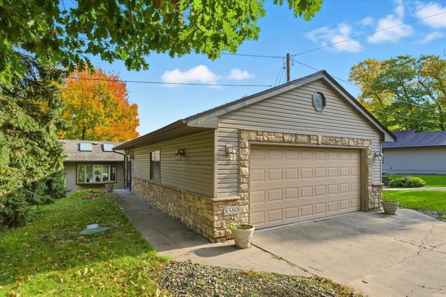 8580 215th Street N, Forest Lake, MN 55025