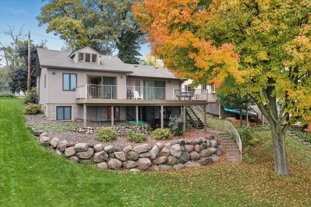 8580 215th Street N, Forest Lake, MN 55025