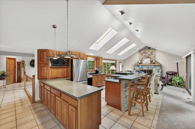 8580 215th Street N, Forest Lake, MN 55025