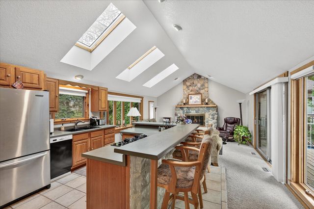 8580 215th Street N, Forest Lake, MN 55025