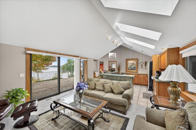8580 215th Street N, Forest Lake, MN 55025