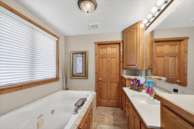 8580 215th Street N, Forest Lake, MN 55025