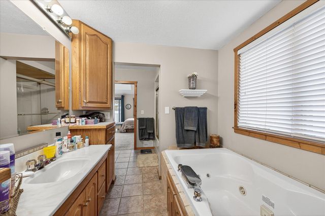 8580 215th Street N, Forest Lake, MN 55025