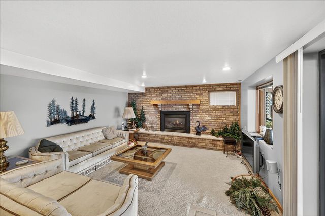8580 215th Street N, Forest Lake, MN 55025