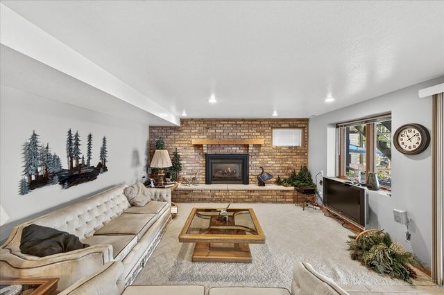 8580 215th Street N, Forest Lake, MN 55025
