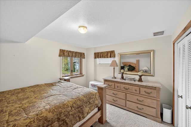 8580 215th Street N, Forest Lake, MN 55025